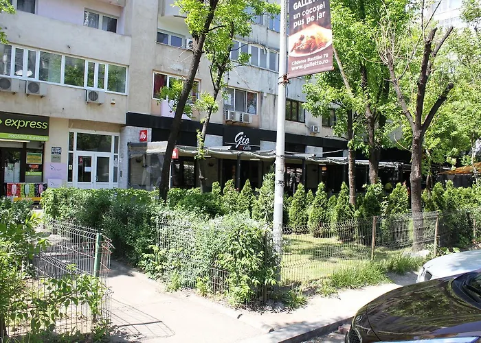 Alba Iulia Square Premium 1 Бухарест