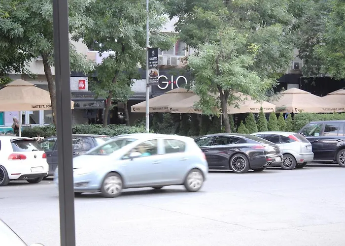 Alba Iulia Square Premium 1 Bucarest